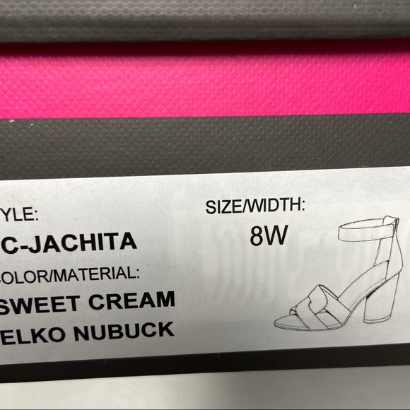 New VINCE CAMUTO Jachita leather sandals 8W tan - Picture 8 of 8